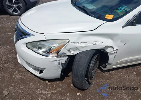 2015 Nissan Altima 2.5 S z USA, uszkodzony, nr VIN 1N4AL3AP1FN367872